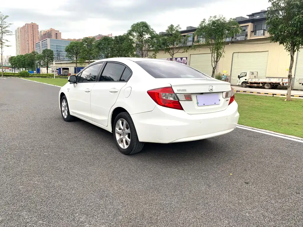 Honda Civic — миниатюра 4