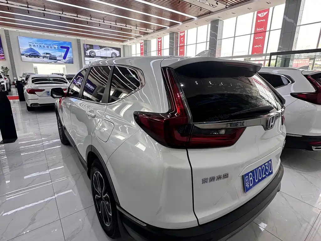 Honda CR-V - фото 8