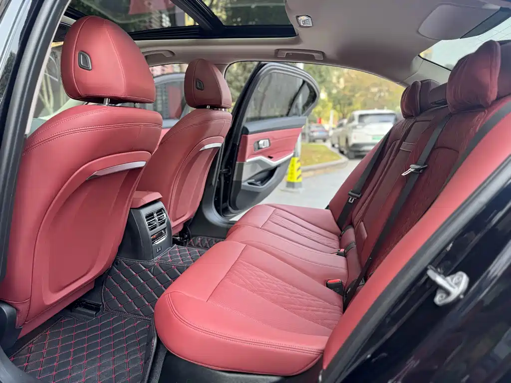BMW 3 Series - фото 8