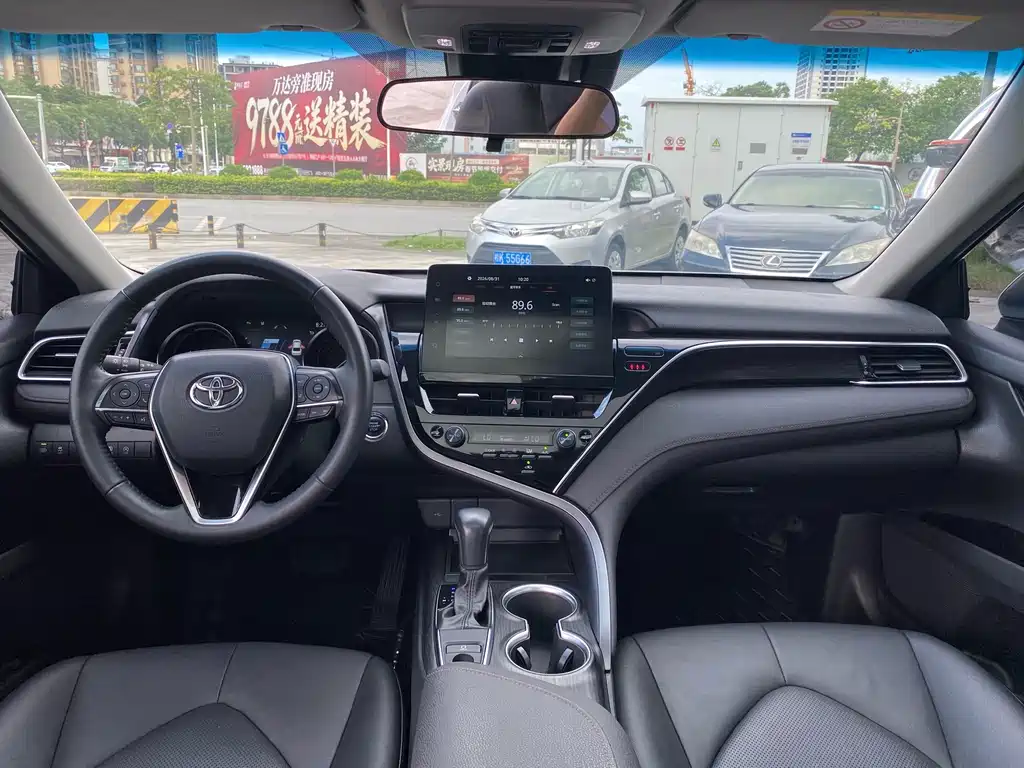 Toyota Camry — миниатюра 26