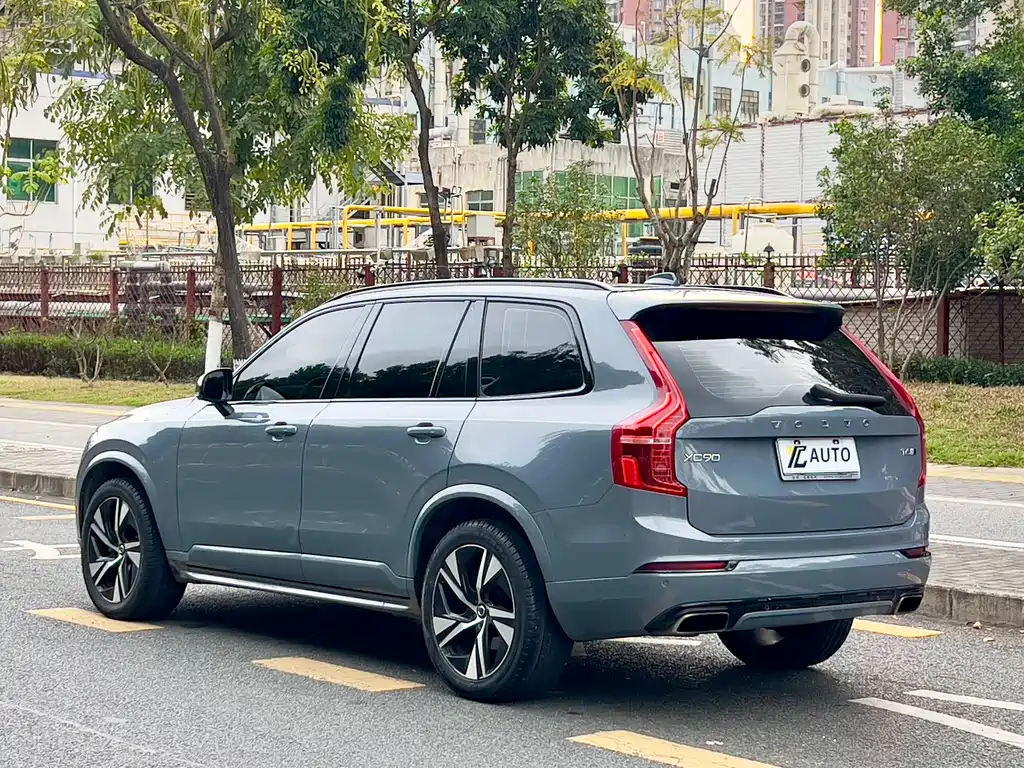 Volvo XC90 2020 T6 Luxury 7 мест