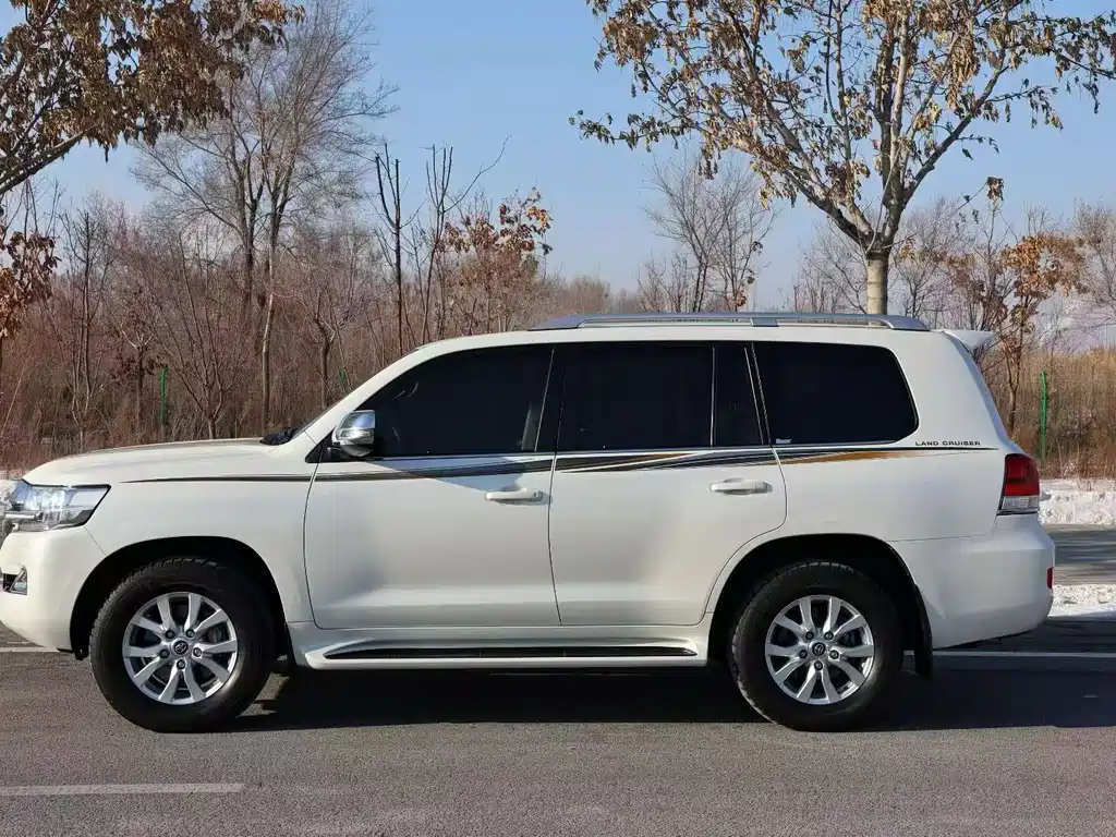 Toyota Land Cruiser 2020 5.7L AT