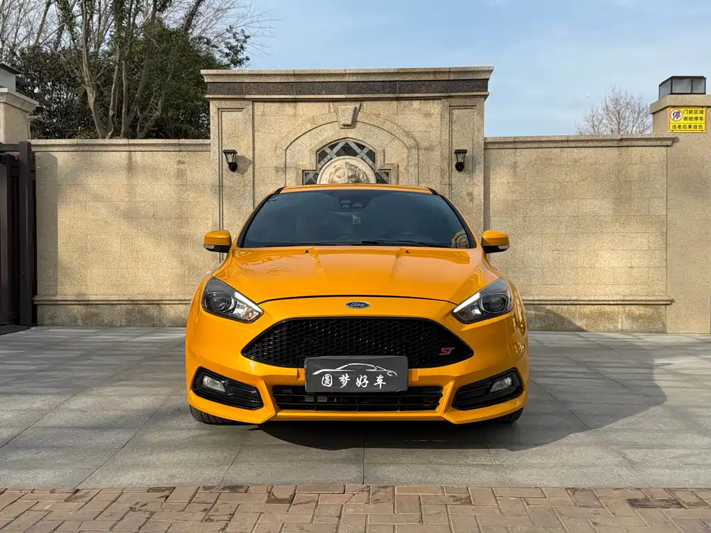 Ford Focus (Import) — миниатюра 2