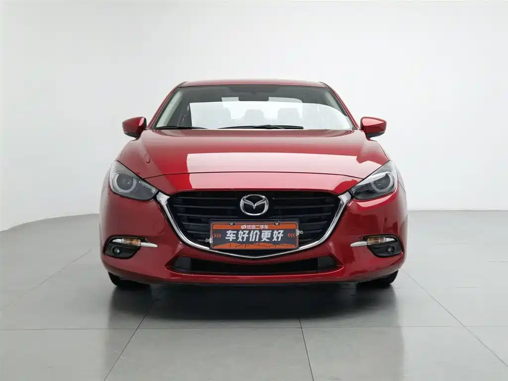 Mazda Mazda3 3 2017 1.5L AT Luxury V