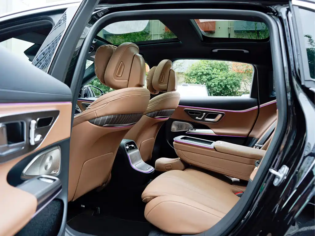 Mercedes-Benz E-Class — миниатюра 12