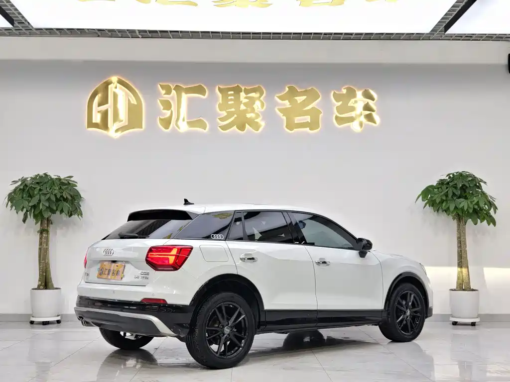 Audi Q2L 2018 35 TFSI VI