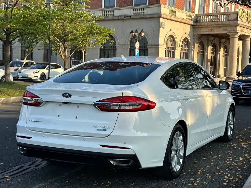 Ford Mondeo — миниатюра 5