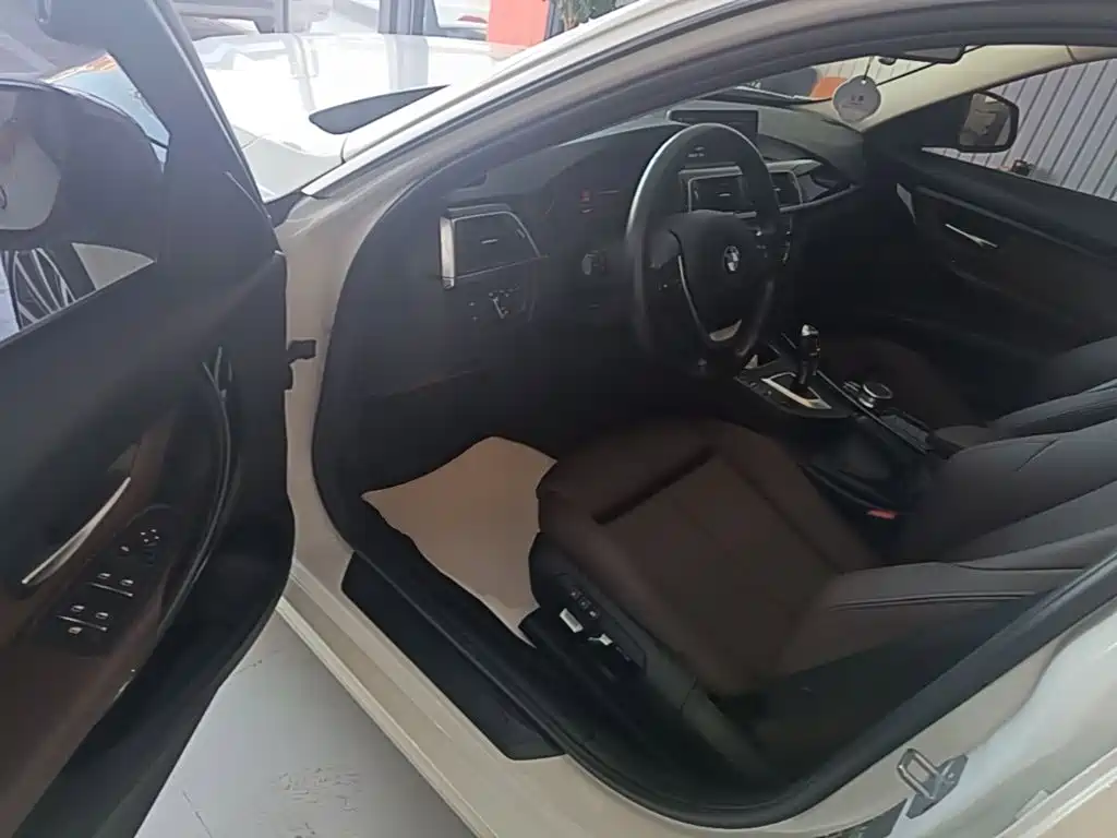 BMW 3 Series — миниатюра 16
