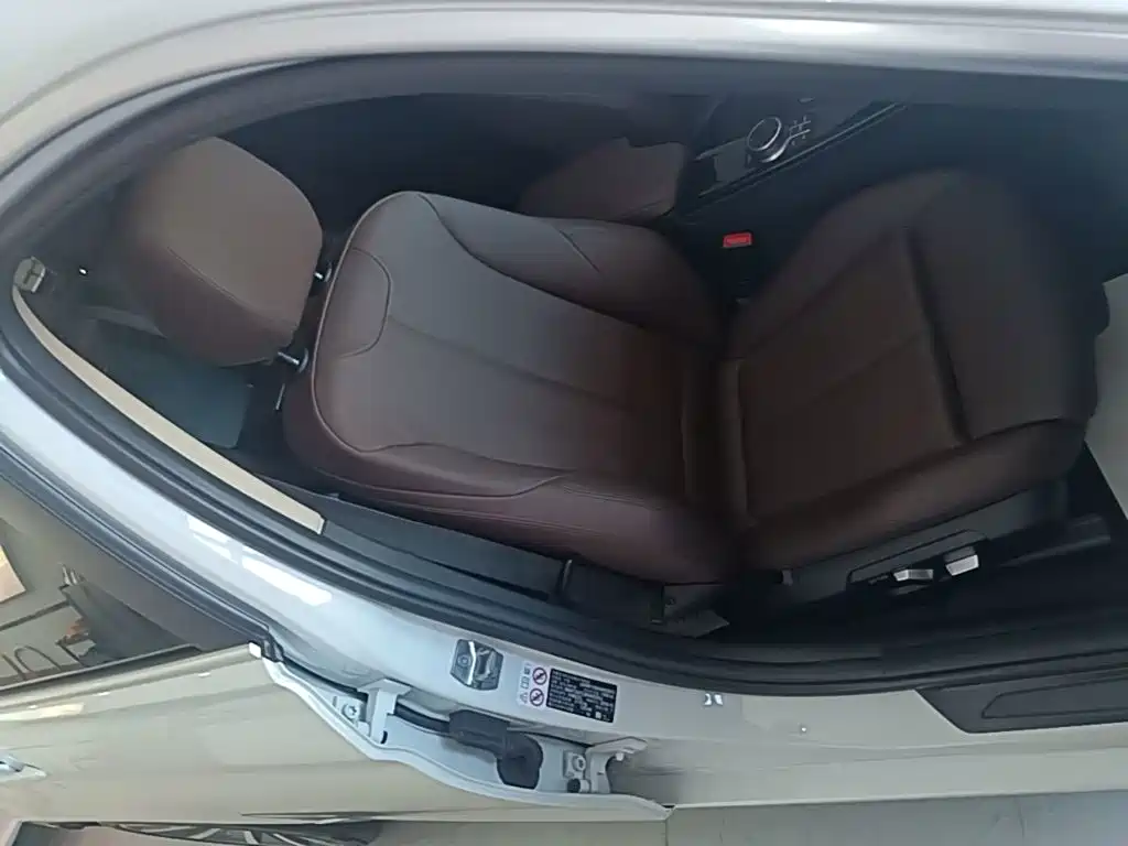 BMW 3 Series — миниатюра 25
