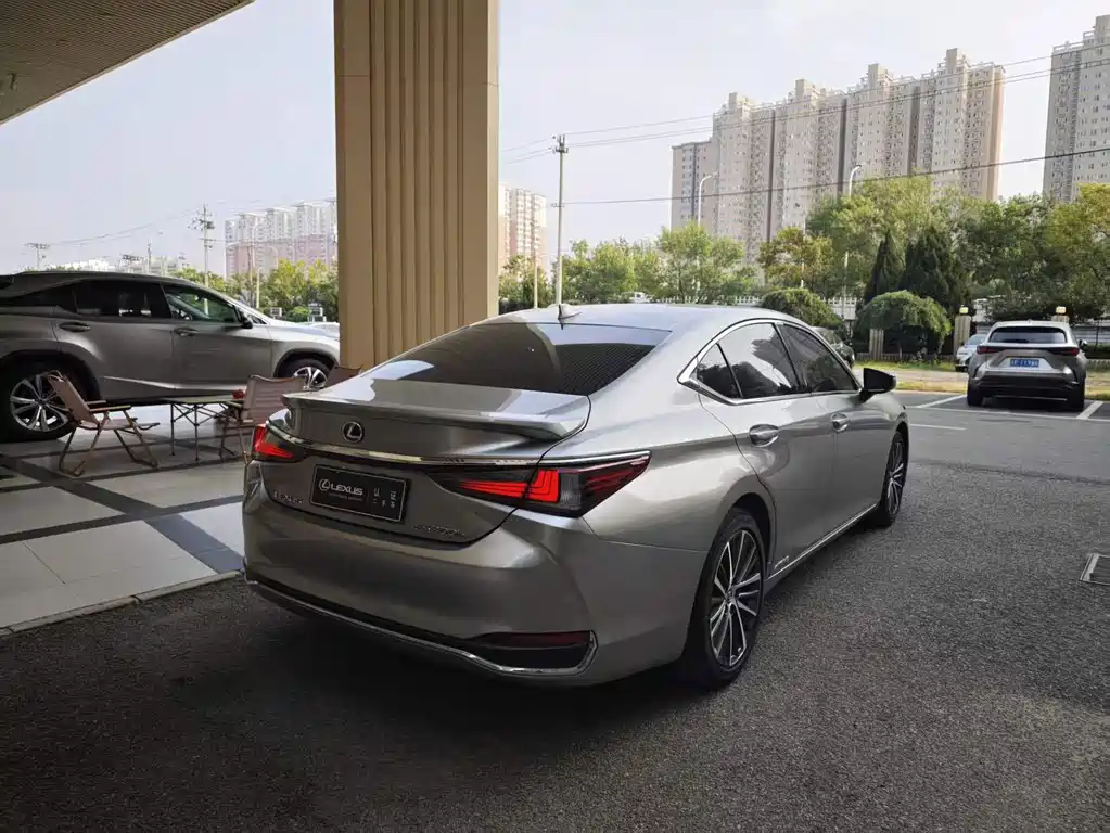 Lexus ES — миниатюра 18