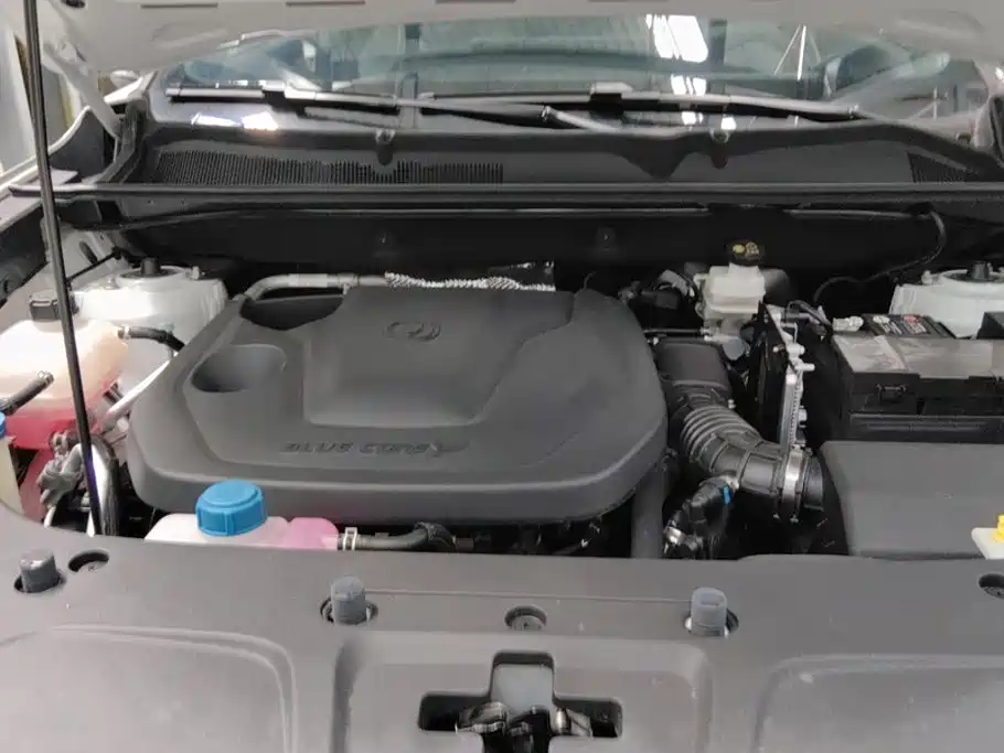 Заказать Changan 长安CS75PLUS 2026 года за 3 688 529 ₽  из Китая