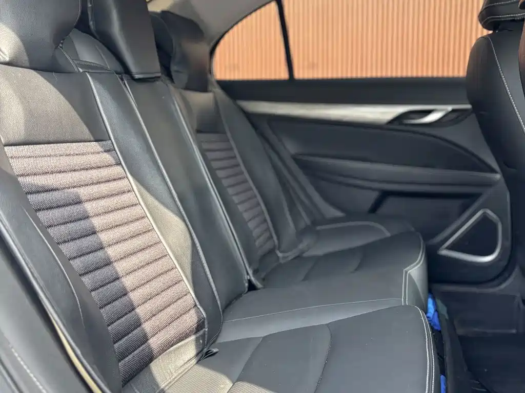 Geely Emgrand — миниатюра 12