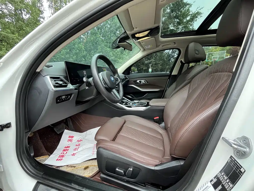 BMW i3 2024 eDrive 35 L