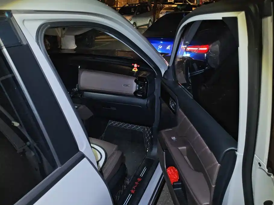 Wuling Xingguang 560 New Energy — миниатюра 8