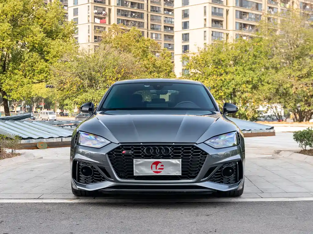 AUDI RS 5