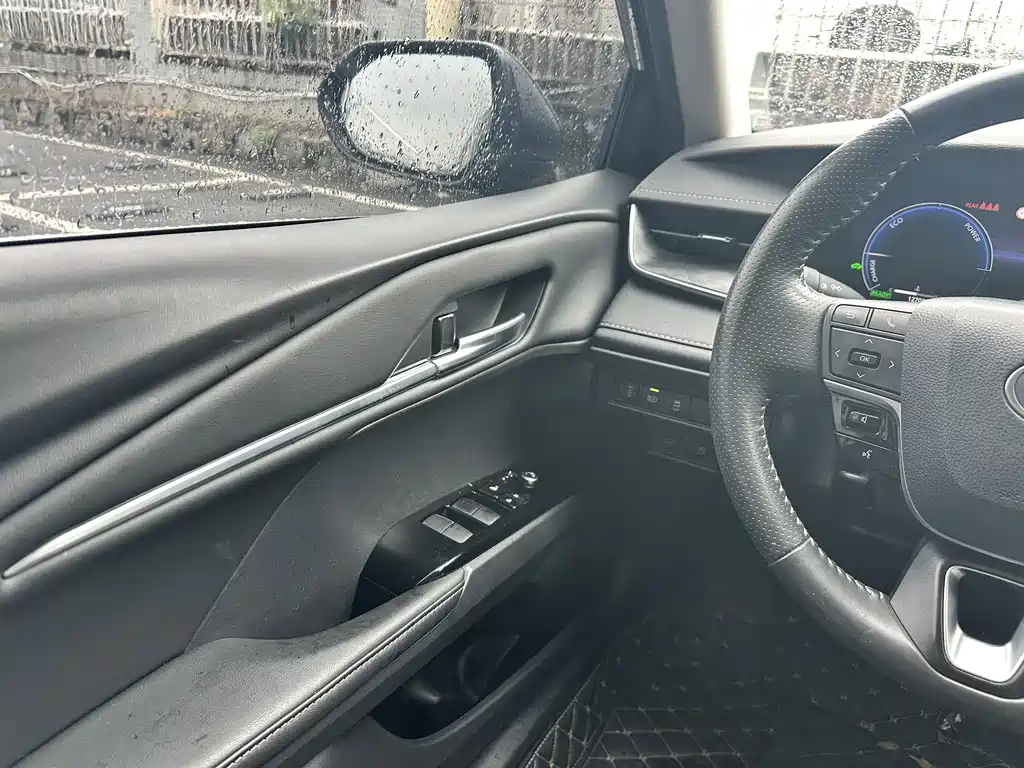 Toyota Camry — миниатюра 4