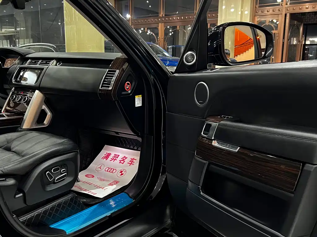 Land Rover Range Rover — миниатюра 17