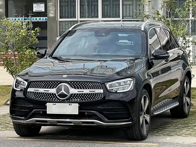 MERCEDES-BENZ GLC