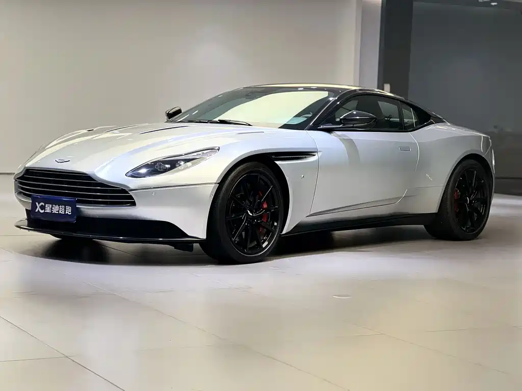 Aston Martin DB11