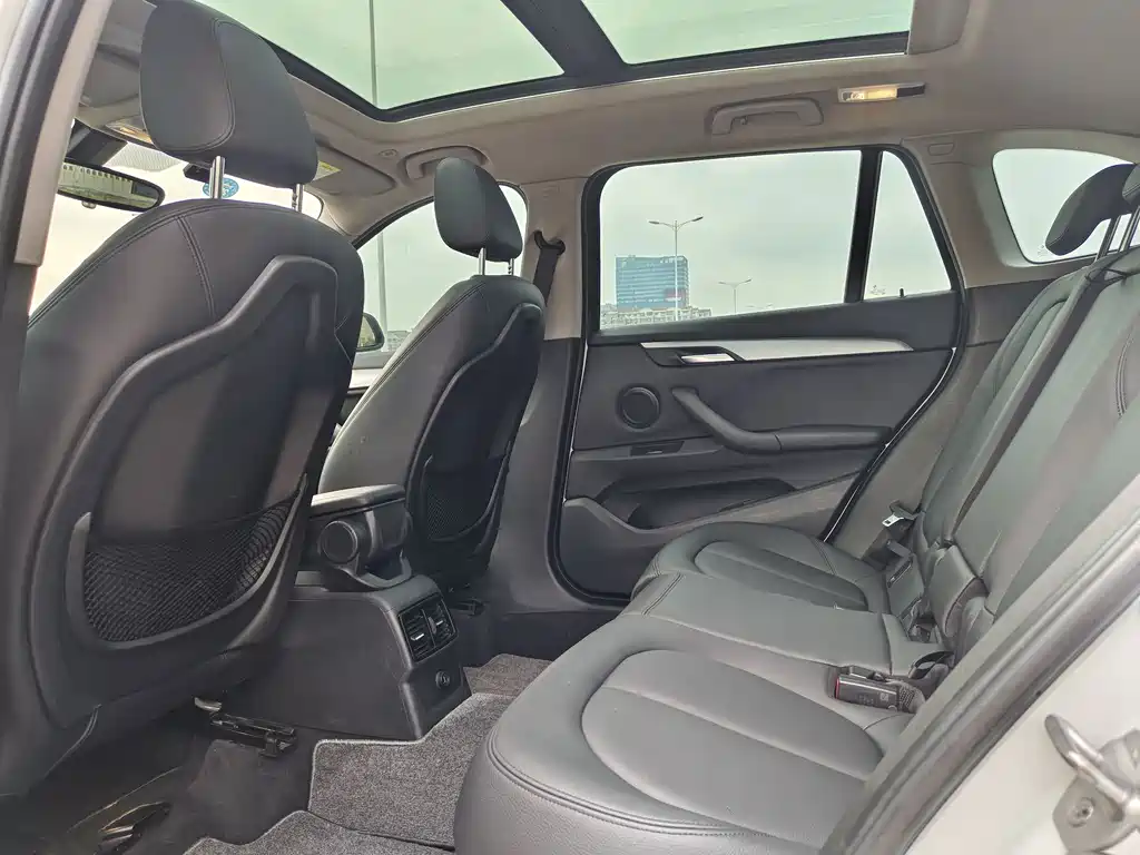 BMW X1 — миниатюра 11