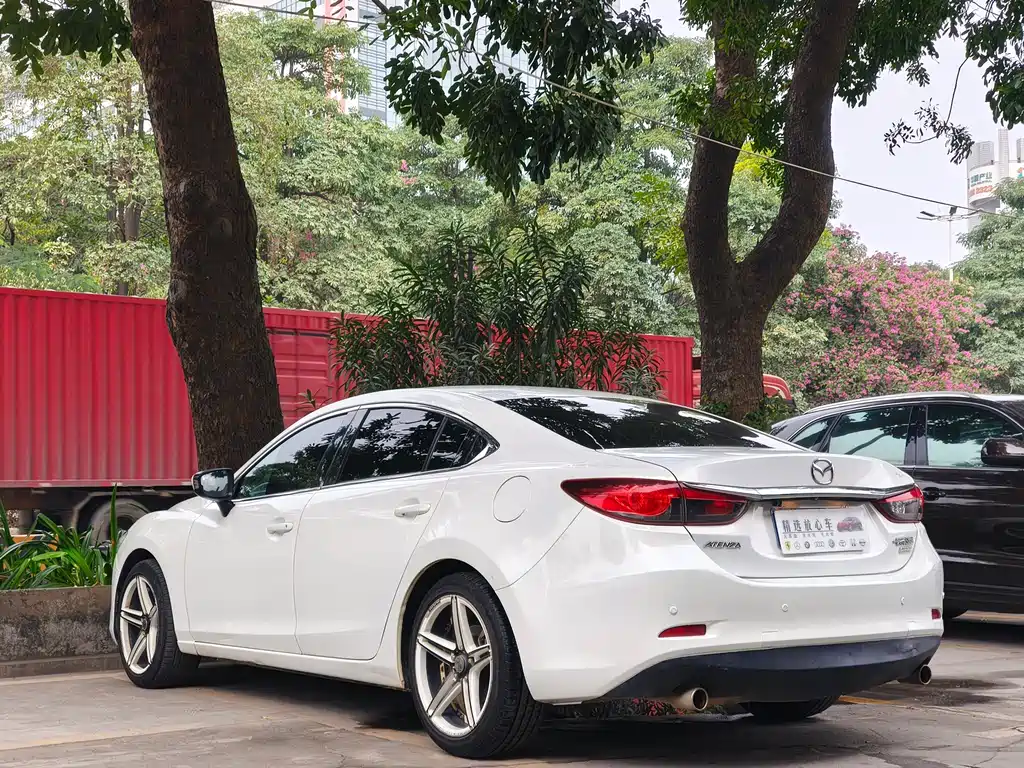 Mazda Atenza 2014 2.0L Luxury