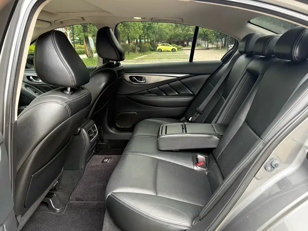 Infiniti Q50L 2015 2.0T Enjoy