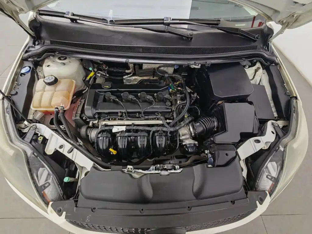Ford Focus 2013 1.8L AT