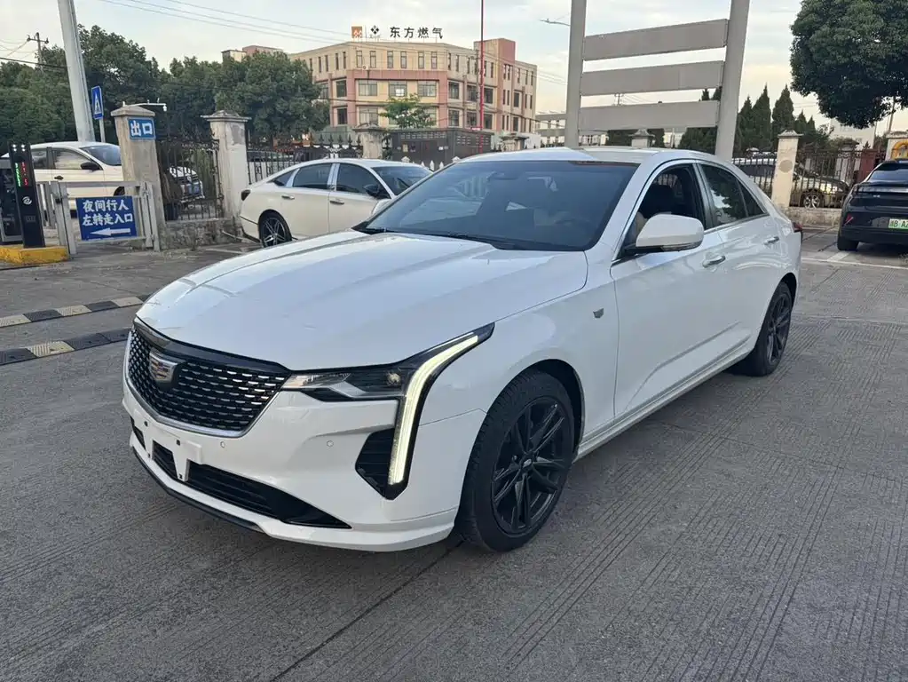 Cadillac CT4 2022