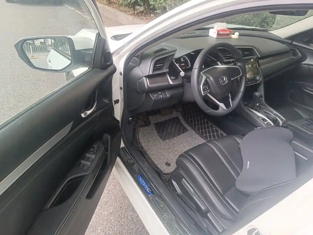Honda Civic — миниатюра 12