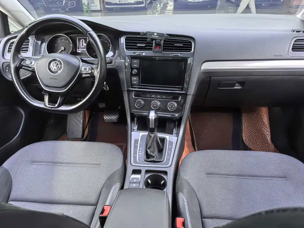 Volkswagen Golf — миниатюра 9