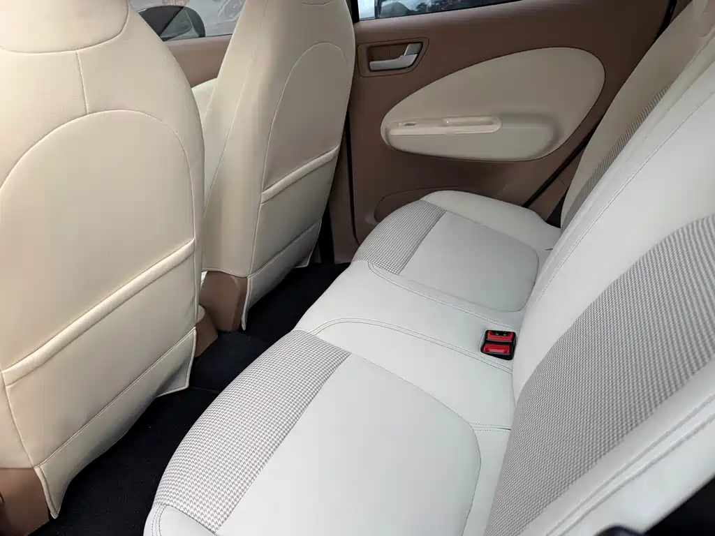 Wuling MINIEV — миниатюра 12