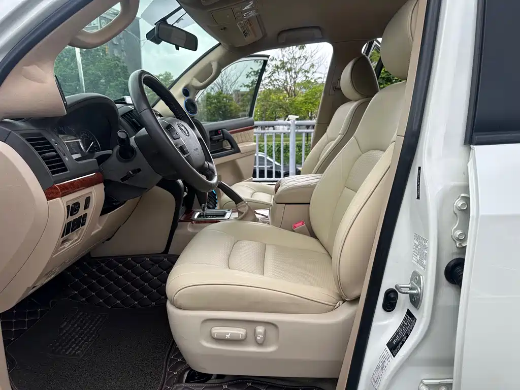 Toyota Land Cruiser — миниатюра 4