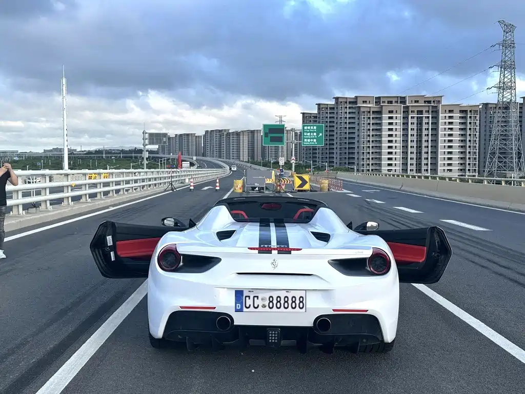 Ferrari 488 — миниатюра 10