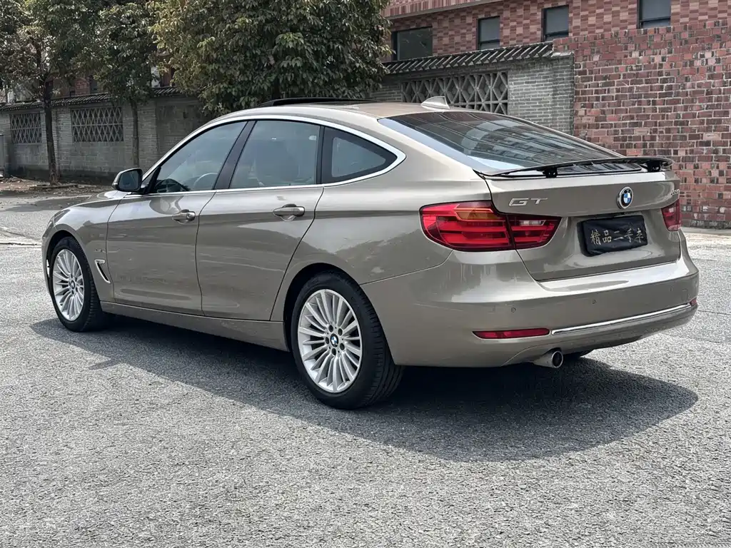 BMW 3 Series GT 3 GT 2013 320i