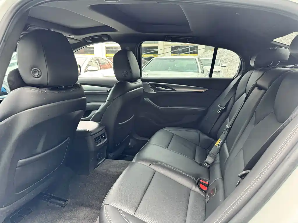 Cadillac CT5 — миниатюра 4
