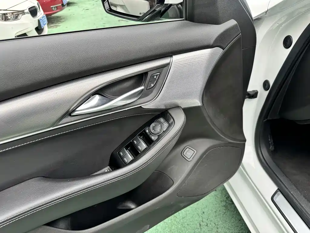 Cadillac CT5 — миниатюра 6