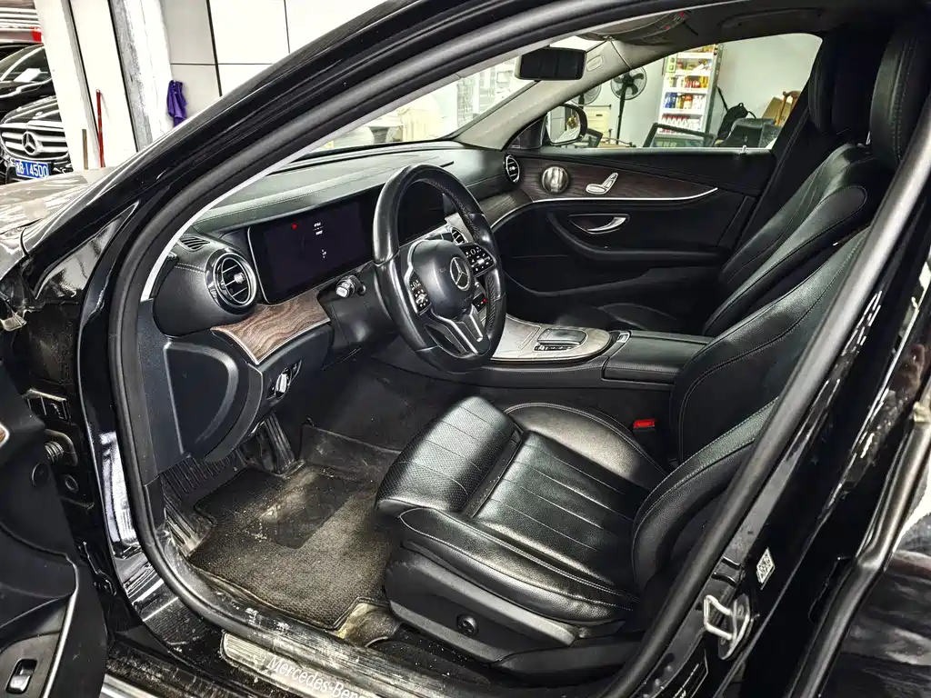 Mercedes-Benz E-Class — миниатюра 4