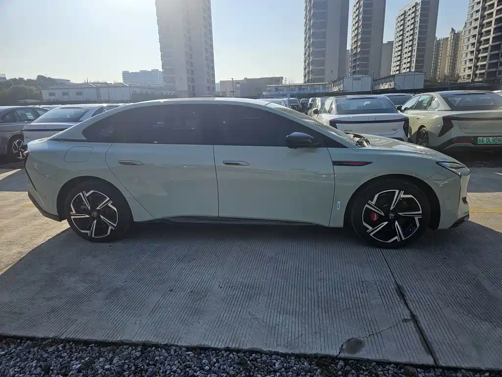 Hongqi EH7 2024 760 Pro+