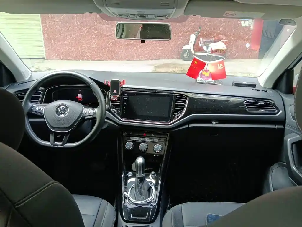 Volkswagen T-Roc — миниатюра 14
