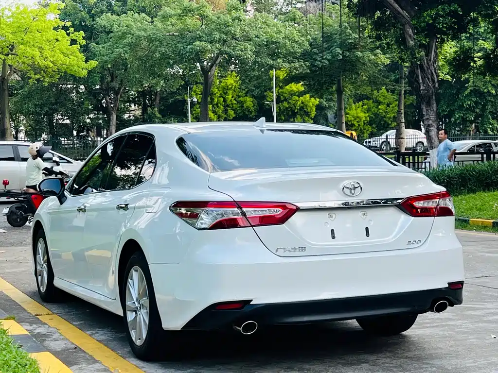 Toyota Camry 2021 2.0G Luxury