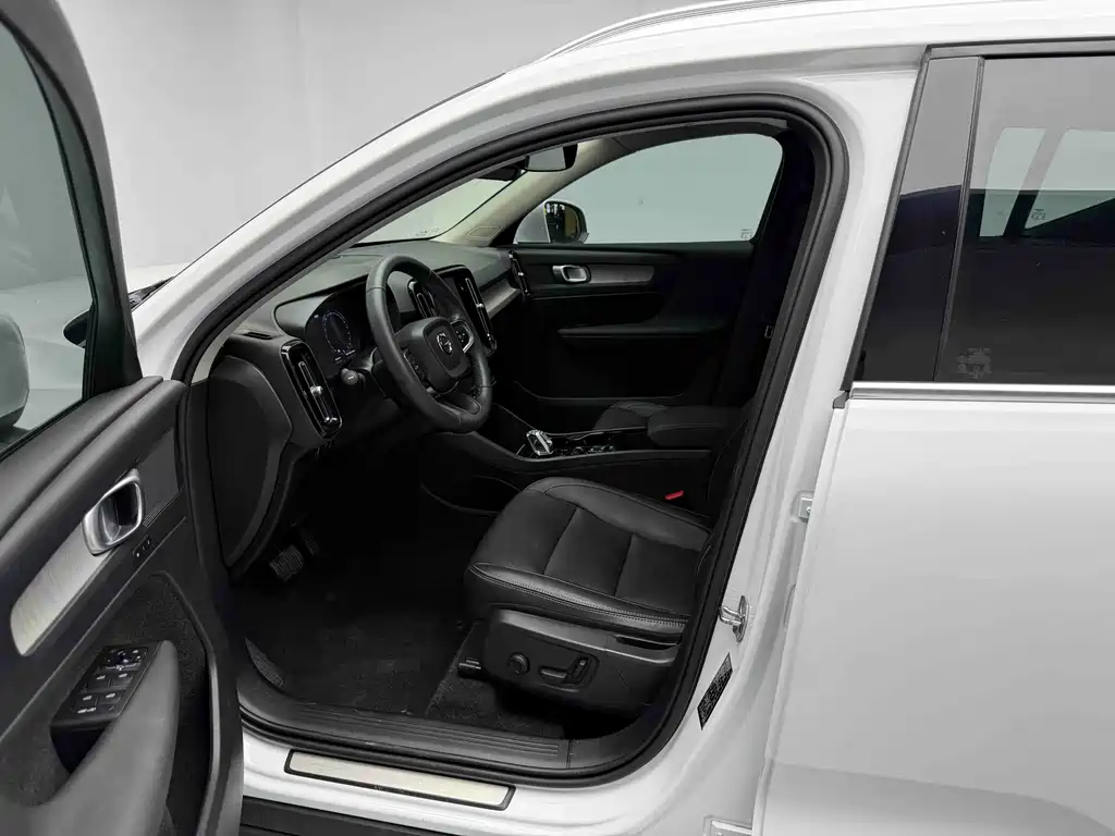Volvo XC40 T4 4WD Smart Vision Luxury Edition, фото 16