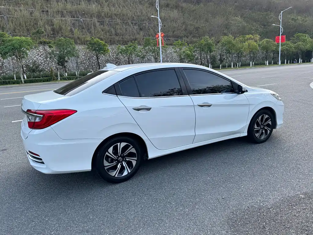 Honda Crider 2016 1.8L CVT Comfort