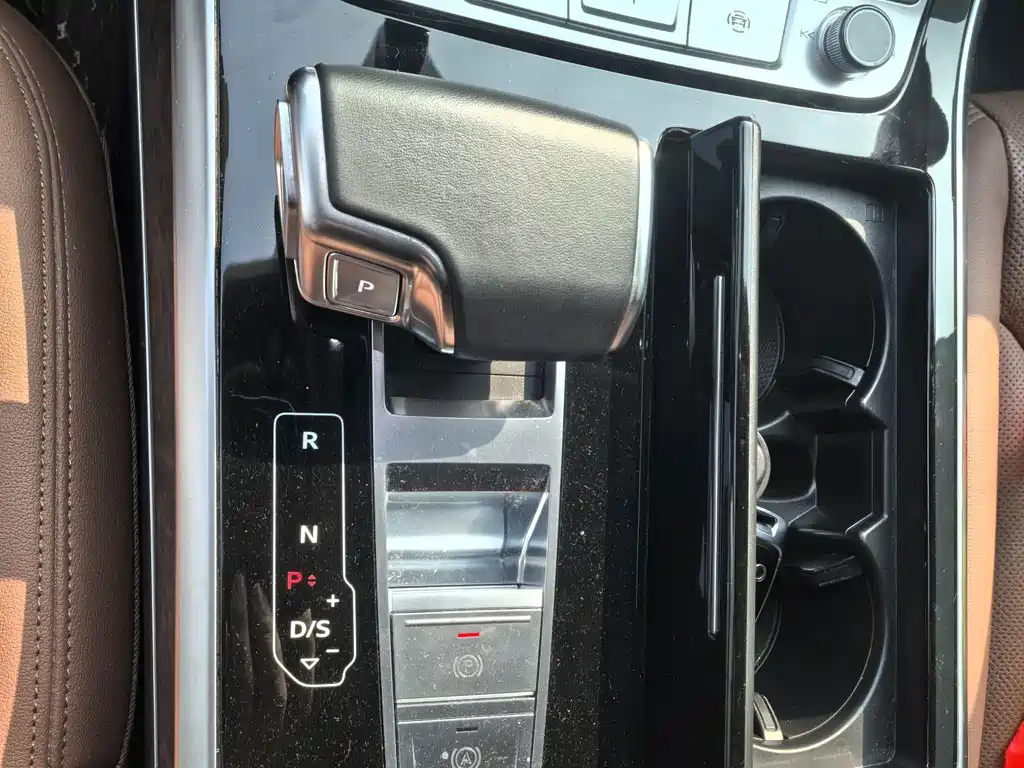 Audi Q7 — миниатюра 6