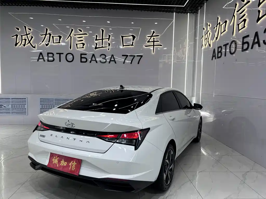 Hyundai Elantra — миниатюра 4