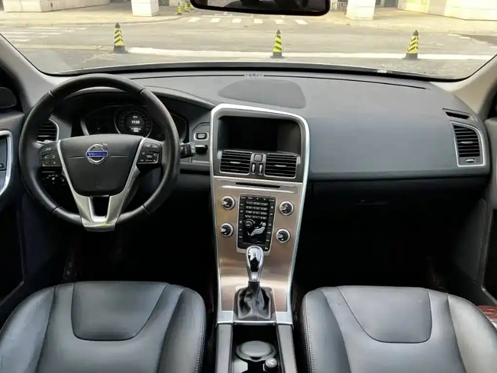 Volvo XC60 — миниатюра 9