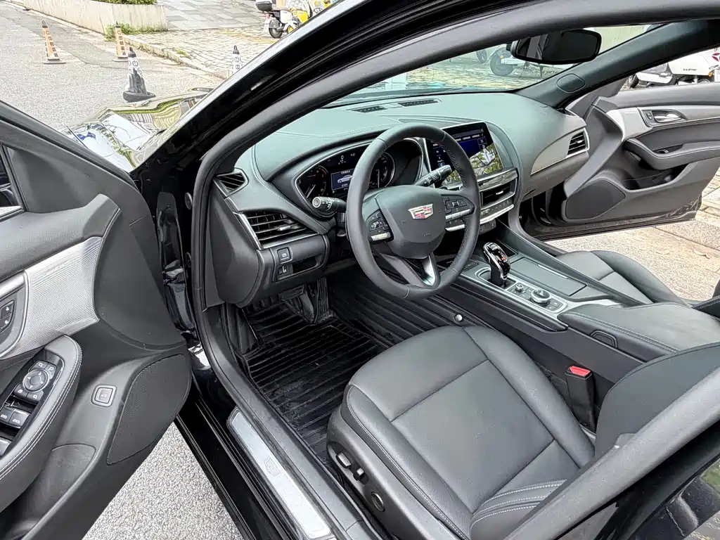 Cadillac CT5 — миниатюра 7