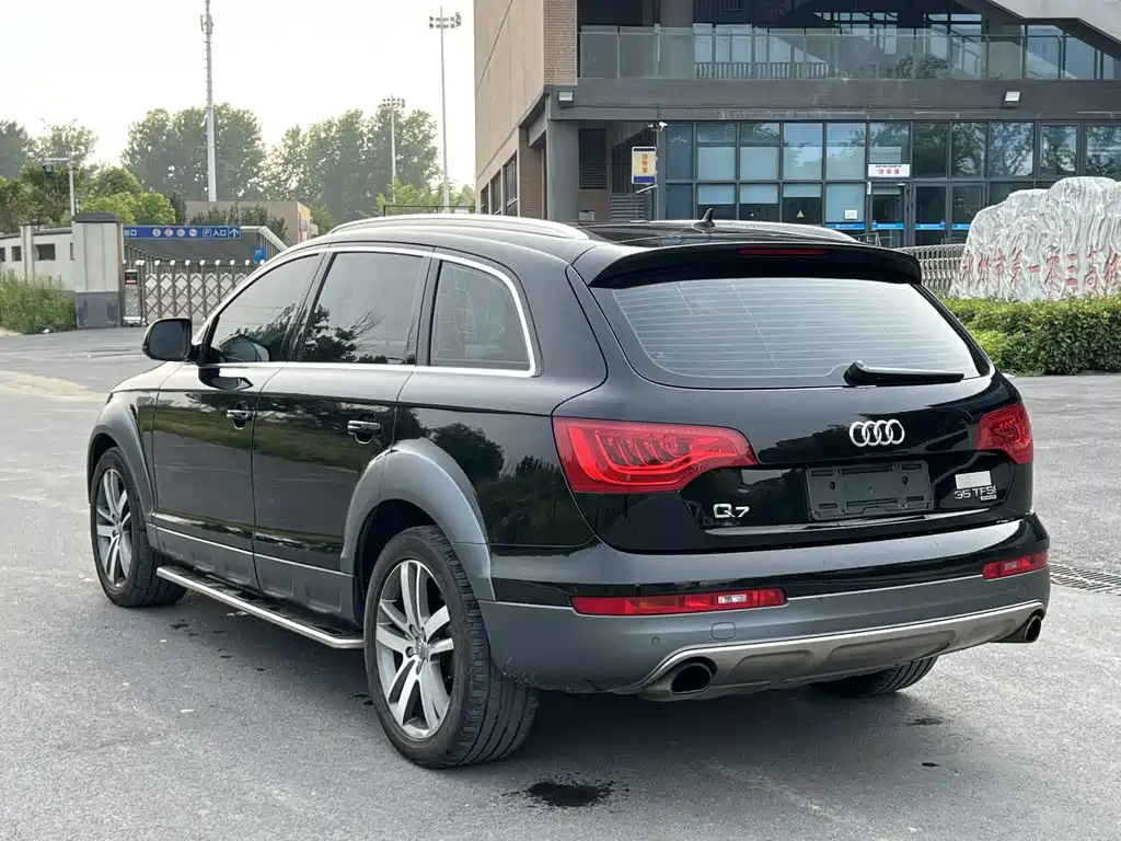 Audi Q7 — миниатюра 7