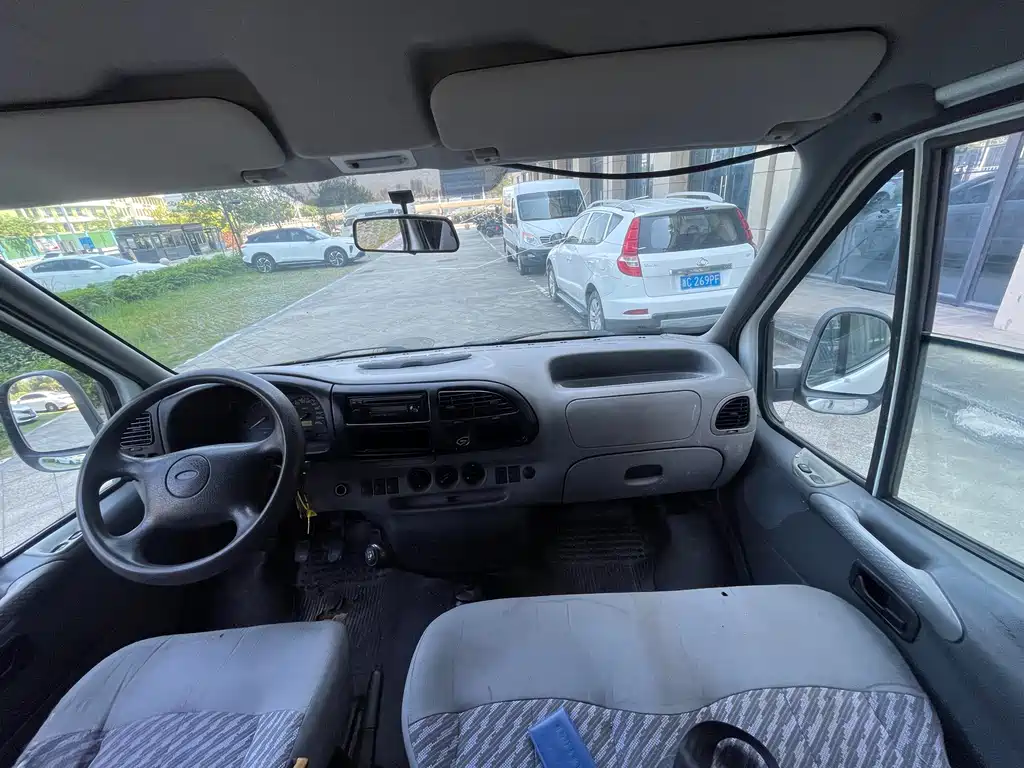 Ford Transit Classic — миниатюра 12
