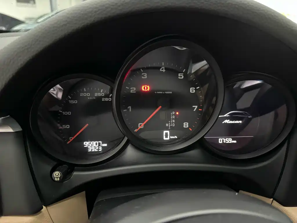 Porsche Macan — миниатюра 12