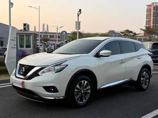 NISSAN LOULAN 2023